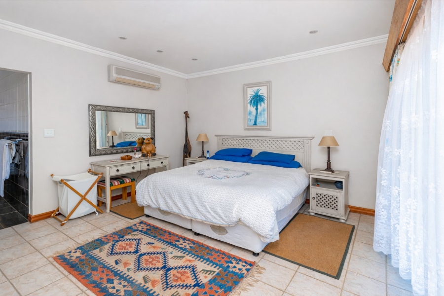 4 Bedroom Property for Sale in Caribbean Beach Club North West